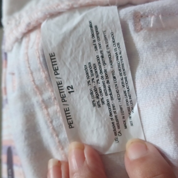 Gloria Vanderbilt Amanda Capris Classic Rise Petite - Picture 9 of 9